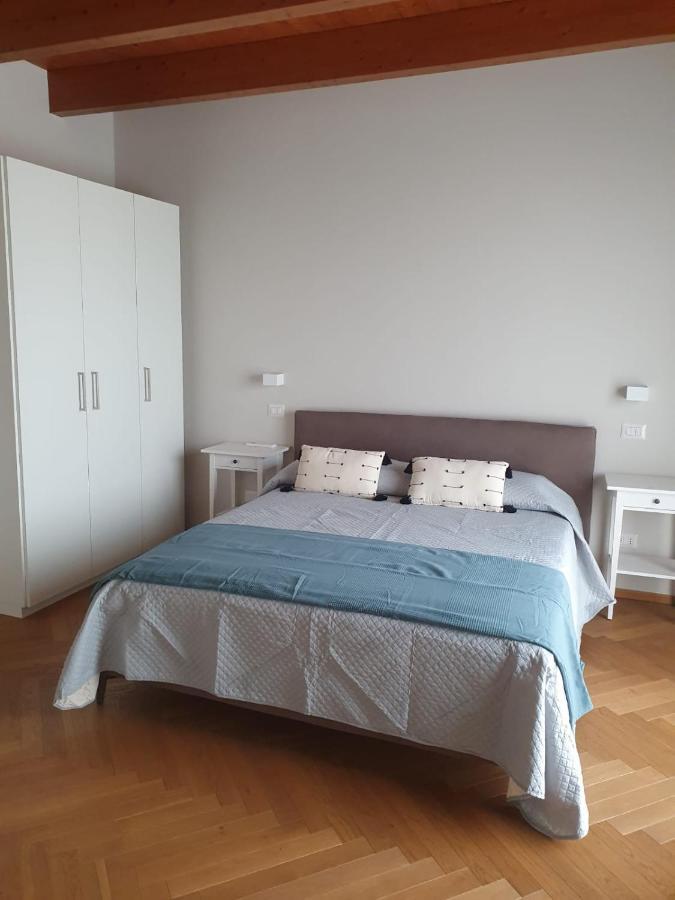 Апартаменты Residenza Puoti Пескьера-дель-Гарда Экстерьер фото