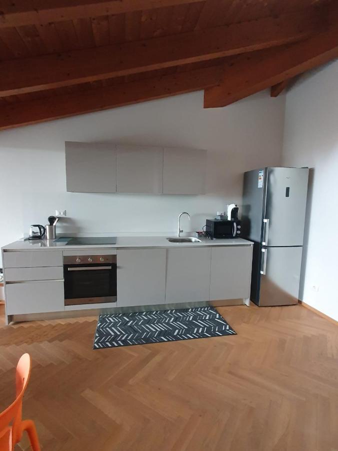 Апартаменты Residenza Puoti Пескьера-дель-Гарда Экстерьер фото